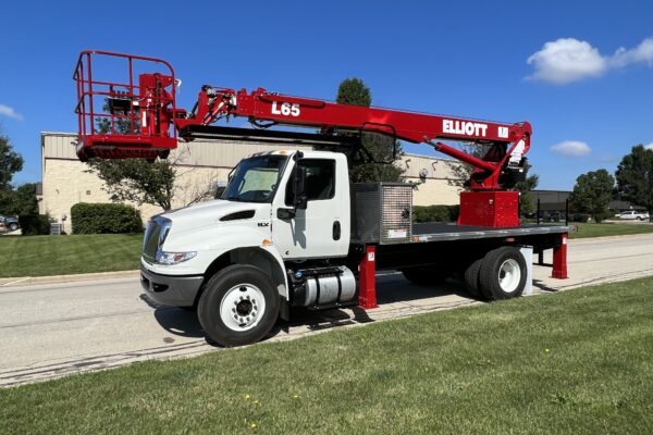 Sign & Lighting Trucks